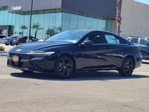 New 2026 Hyundai Elantra SEL Sport FWD image 2