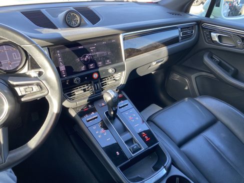 Used 2023 Porsche Macan AWD/4WD image 18