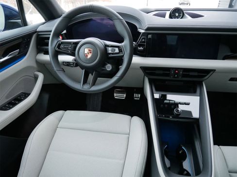 New 2025 Porsche Macan 4S Electric image 9
