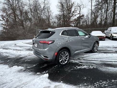 Used 2023 Buick Envision Avenir image 29
