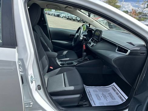 Used 2025 Toyota Corolla LE FWD image 13