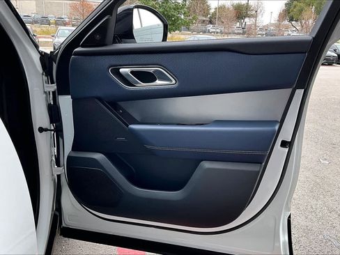 Used 2020 Land Rover Range Rover Velar R-Dynamic S image 25