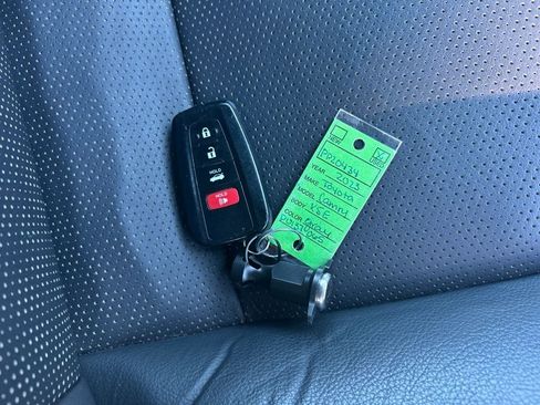 Used 2023 Toyota Camry XSE image 31