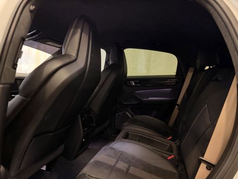 Used 2022 Porsche Cayenne Turbo GT image 23