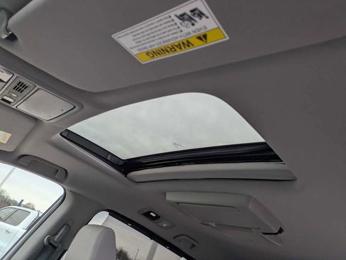 Certified 2023 Honda Odyssey Touring image 18