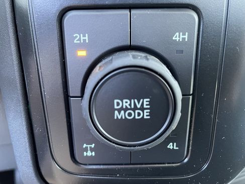 New 2025 Ford F350 XLT image 7