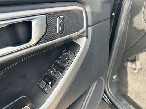 Used 2022 Ford Explorer XLT w/ Equipment Group 202A image 16