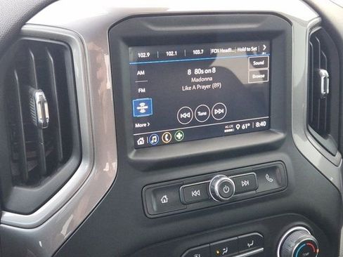 Used 2023 Chevrolet Silverado 1500 Custom image 5