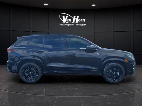 New 2026 Volkswagen Tiguan SE R-Line image 2