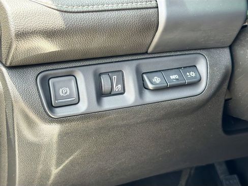 Used 2023 GMC Acadia Denali w/ Denali Technology Package FWD image 10
