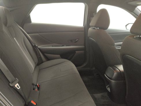 Used 2025 Hyundai Elantra Sport FWD image 19