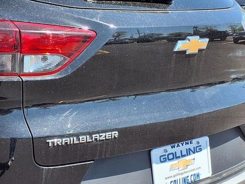 Used 2023 Chevrolet TrailBlazer LT FWD image 24
