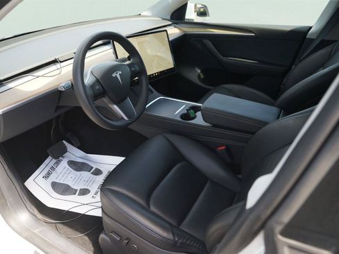 Used 2023 Tesla Model Y AWD image 8