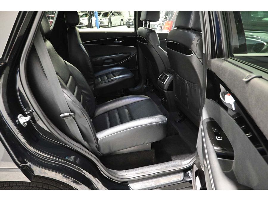 Used 2018 Kia Sorento SX FWD image 17