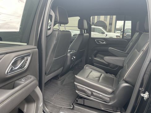 Used 2021 GMC Yukon XL SLT w/ SLT Luxury Plus Package image 28