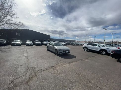 Used 2025 Genesis G70 2.5T image 14