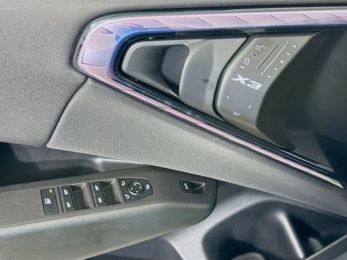 Used 2025 BMW X3 xDrive30i w/ Premium Package image 17