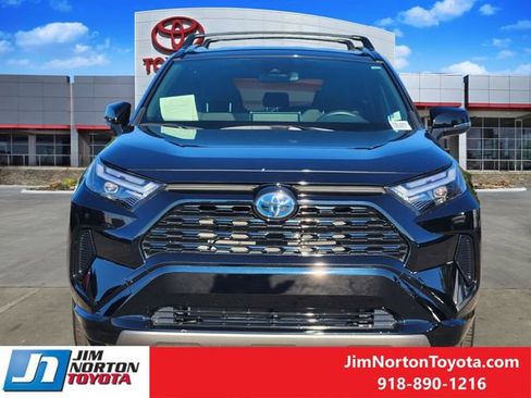 Used 2023 Toyota RAV4 SE AWD/4WD image 2