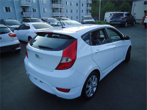Used 2013 Hyundai Accent SE FWD image 6
