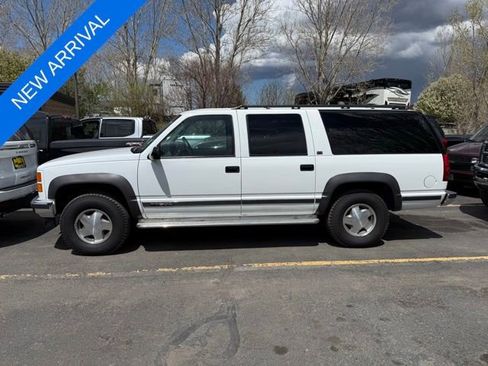 Used 1995 GMC Suburban 4WD image 2