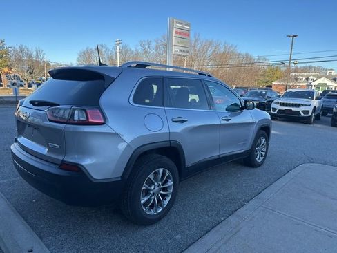 Used 2019 Jeep Cherokee Latitude Plus w/ Cold Weather Group image 4
