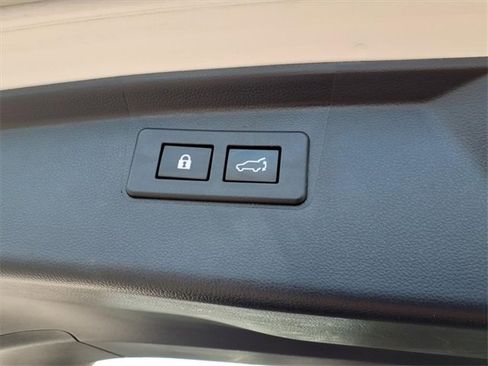 Used 2020 Subaru Outback Premium image 25