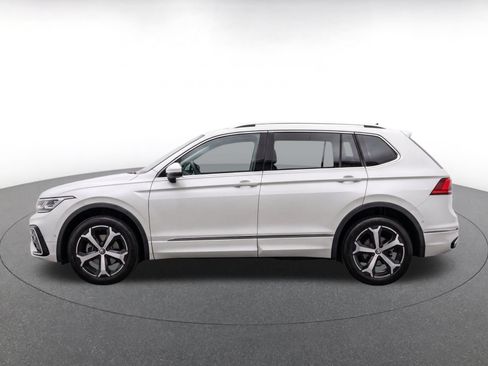Used 2026 Volkswagen Tiguan SE AWD/4WD image 4
