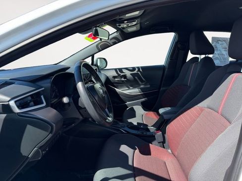 Certified 2025 Toyota Corolla SE w/ Convenience Package image 9