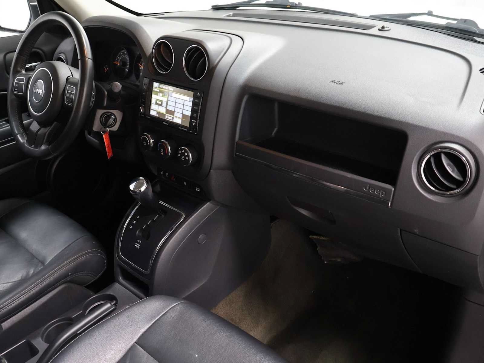 Used 2017 Jeep Patriot High Altitude AWD/4WD image 6