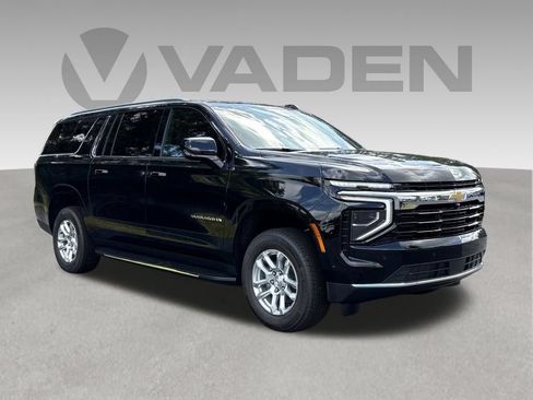 New 2026 Chevrolet Suburban LS RWD image 3