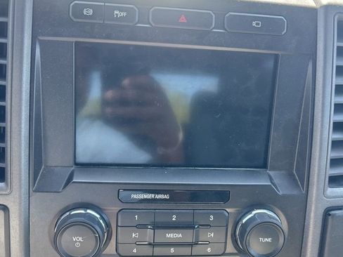 Used 2019 Ford F250 XL w/ STX Appearance Package image 2