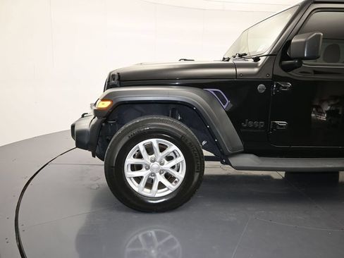 Used 2023 Jeep Wrangler Sport AWD/4WD image 9