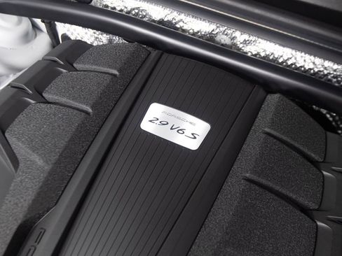 Certified 2026 Porsche Macan S AWD/4WD image 48