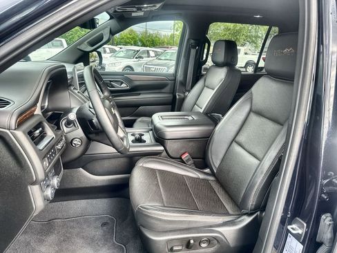 Used 2024 Chevrolet Tahoe High Country w/ Premium Package 2 AWD/4WD image 11
