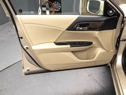 Used 2017 Honda Accord EX-L image 27