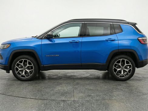 Used 2025 Jeep Compass Limited AWD/4WD image 5