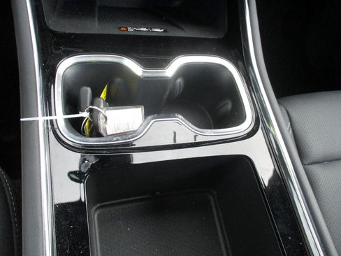 Certified 2025 Chevrolet Traverse LT image 18