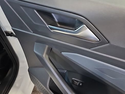 New 2026 Volkswagen Jetta SE FWD image 16