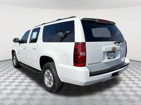 Used 2014 Chevrolet Suburban LT w/ Luxury Package AWD/4WD image 7