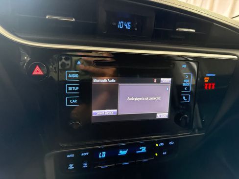 Used 2018 Toyota Corolla LE FWD image 25