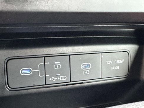 Used 2025 Hyundai Tucson SE image 13