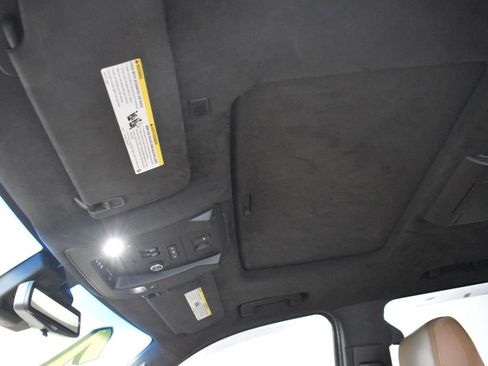 Used 2017 Cadillac Escalade Platinum image 24