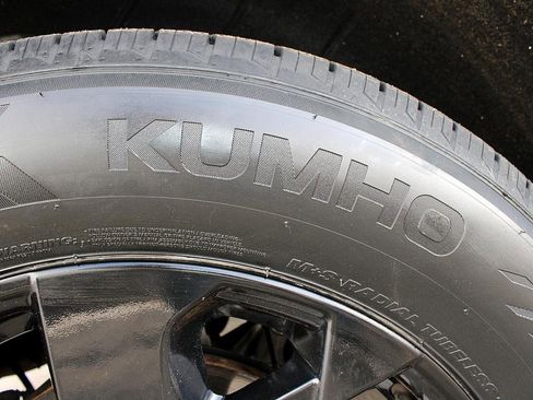 Used 2023 Kia Sorento S w/ Panoramic Sunroof Package image 14