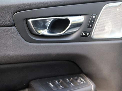 Used 2021 Volvo XC60 T6 Inscription w/ Advanced Package image 12