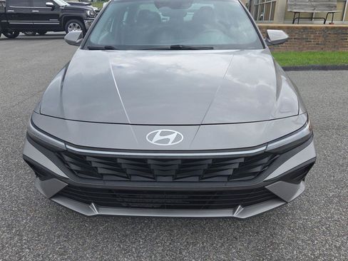 Used 2024 Hyundai Elantra SEL FWD image 8