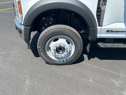New 2025 Ford F550 4x4 Regular Cab Super Duty image 34