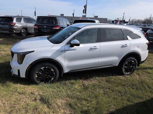 New 2026 Kia Sorento S AWD/4WD image 4