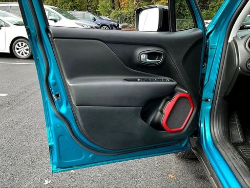 Used 2022 Jeep Renegade Trailhawk w/ Sun/Sound Group image 21