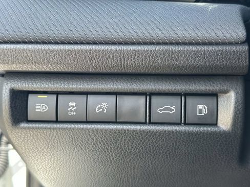 Used 2026 Toyota Camry Hybrid w/ Convenience Package FWD image 25