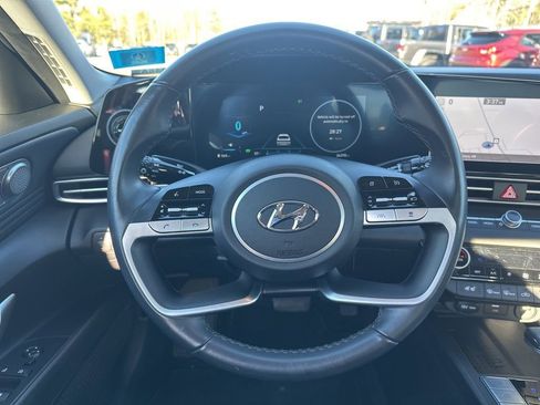 Used 2023 Hyundai Elantra Limited image 19